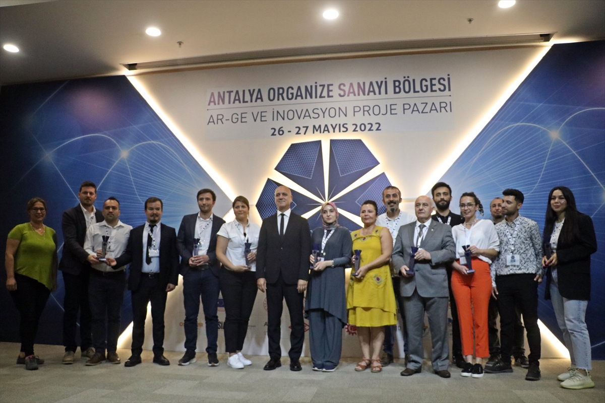 Antalya'da Ar-Ge ve İnovasyon Proje Pazarı'nda başarılı projeler ödüllendirildi