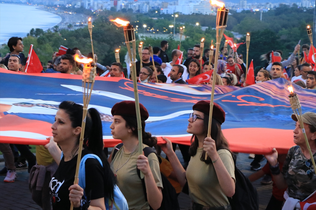 Antalya'da fener alayı düzenlendi