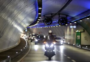 İSTANBUL (AA) – Motosiklet tutkunları, İstanbul'da iki kıta arasındaki yolculuk