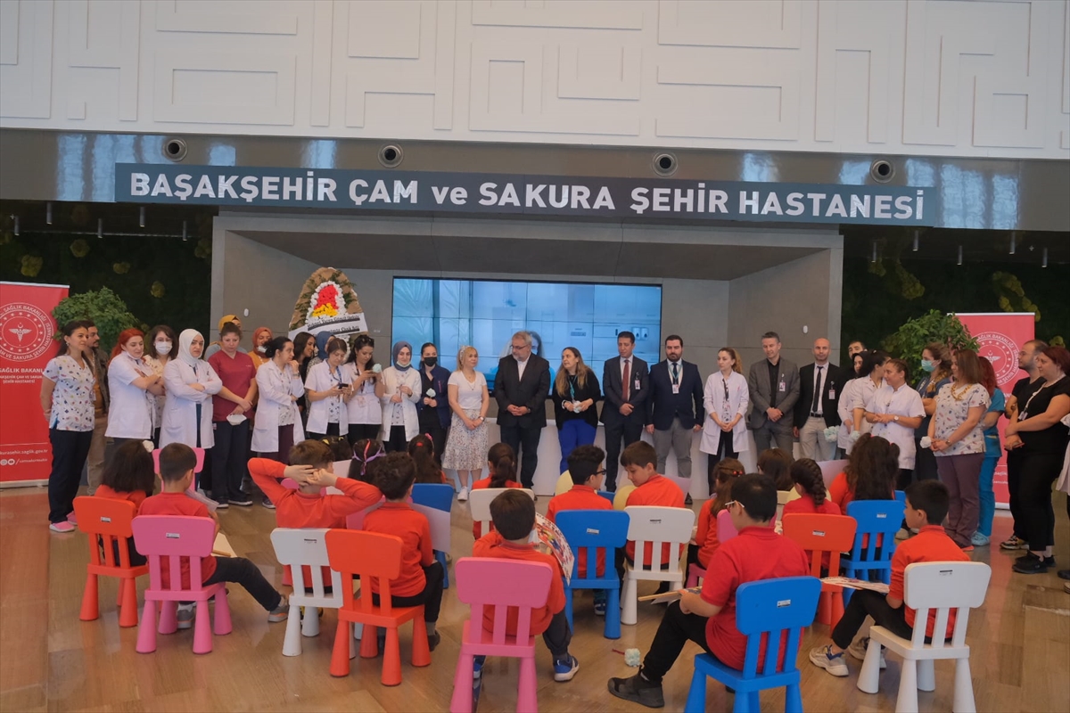 Başakşehir Çam ve Sakura Şehir Hastanesinde “Maskelerimiz Çiçek Açtı” etkinliği