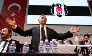 İSTANBUL (AA) – Beşiktaş Kulübü Başkanı Ahmet Nur Çebi, borcun