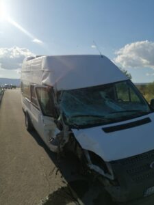 BİTLİS (AA) – Bitlis'in Adilcevaz ilçesinde öğrenci servisinin minibüse çarpması