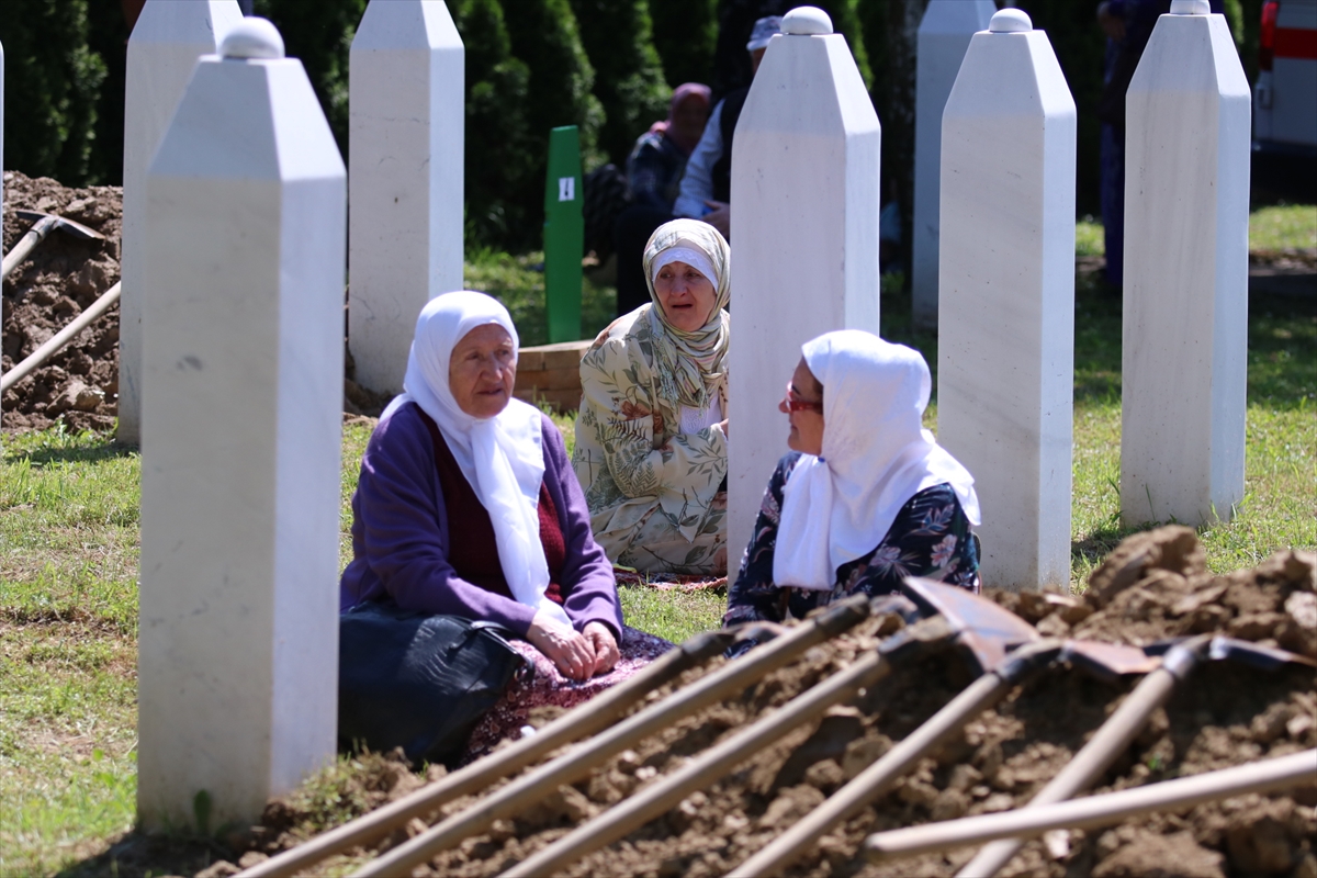 Bosna Savaşı'nın 4 kurbanı daha toprağa verildi