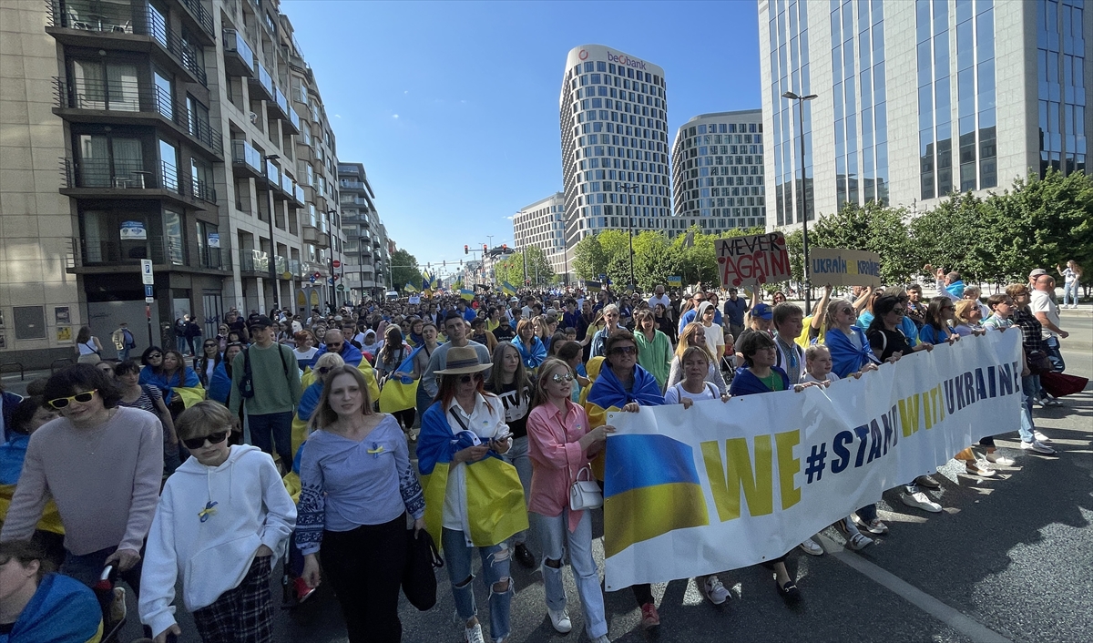 Brüksel'de Ukrayna ile dayanışma yürüyüşü düzenlendi
