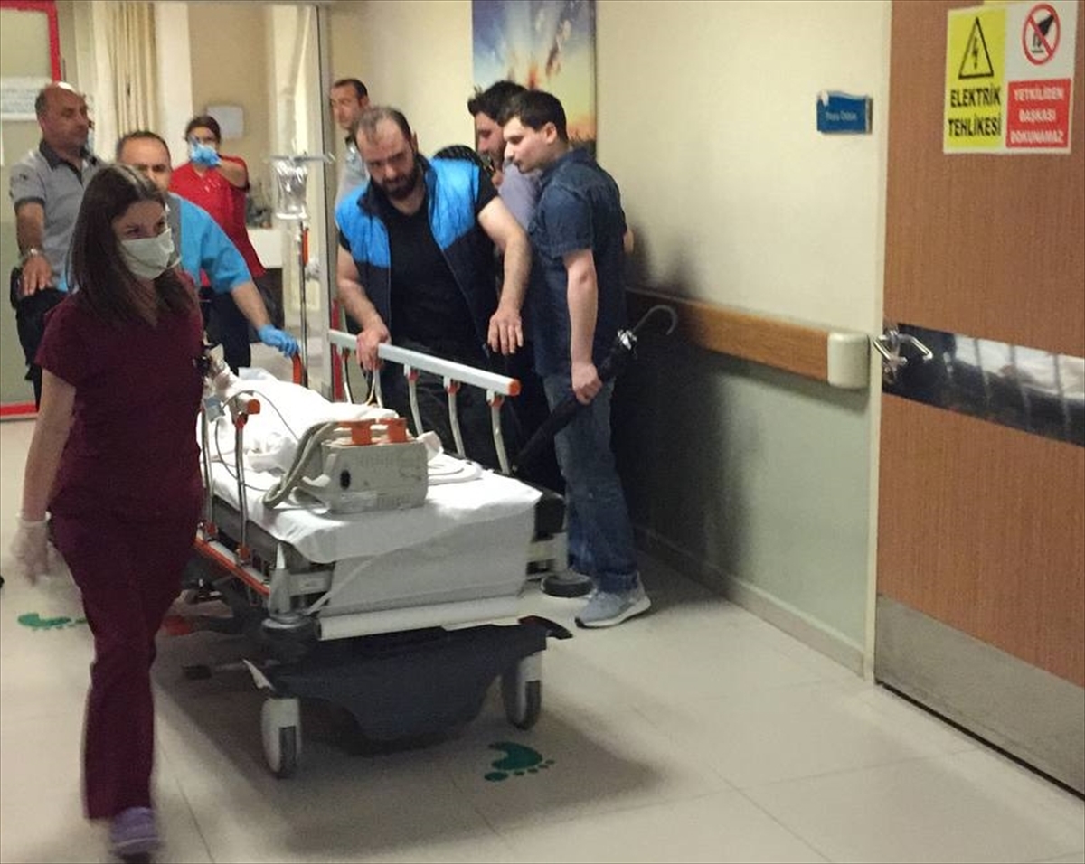 Bursa'da beşinci kattan düşen 3 yaşındaki çocuk ağır yaralandı