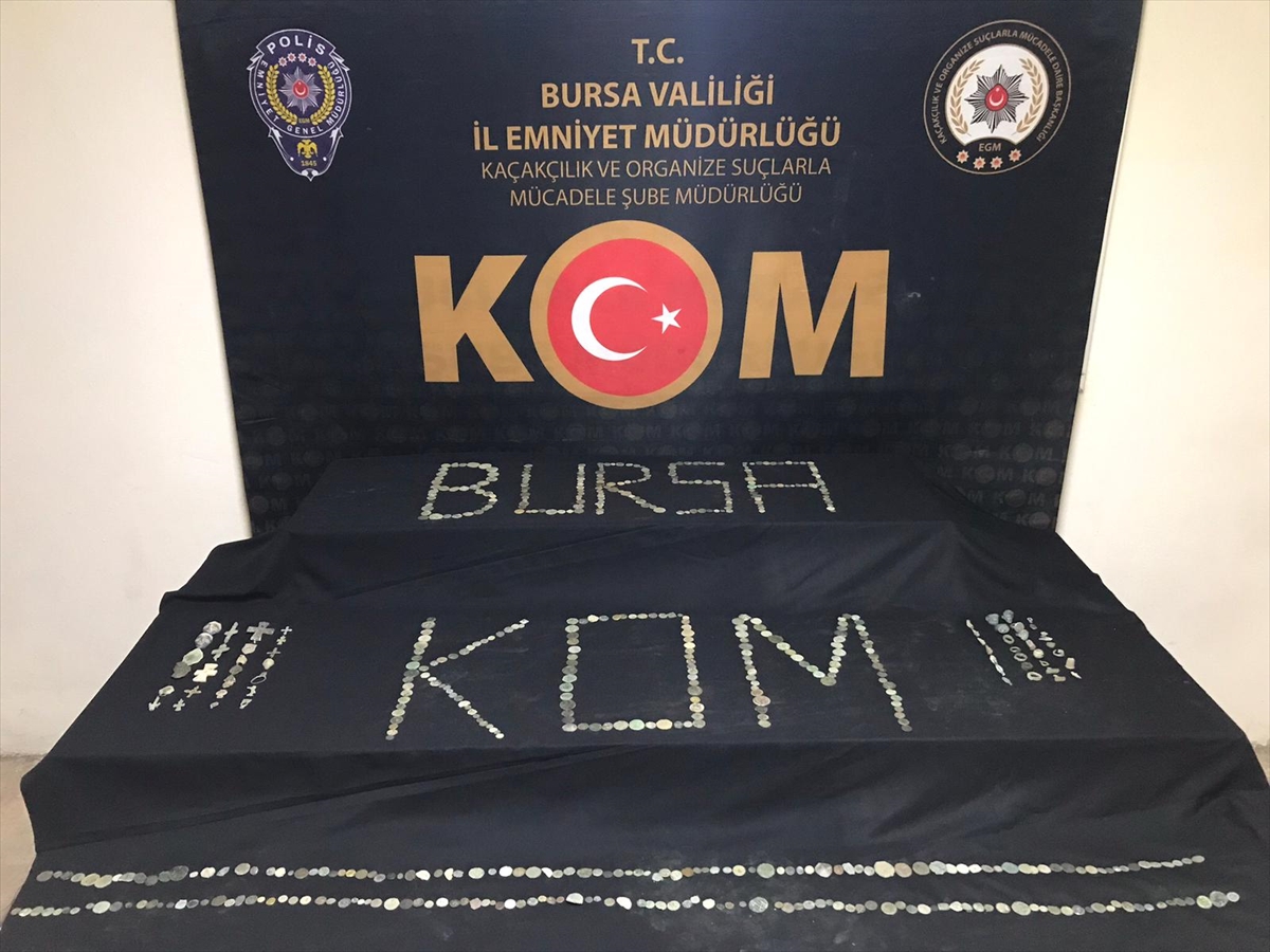 Bursa'da tarihi eser kaçakçılığı operasyonunda 710 obje ele geçirildi