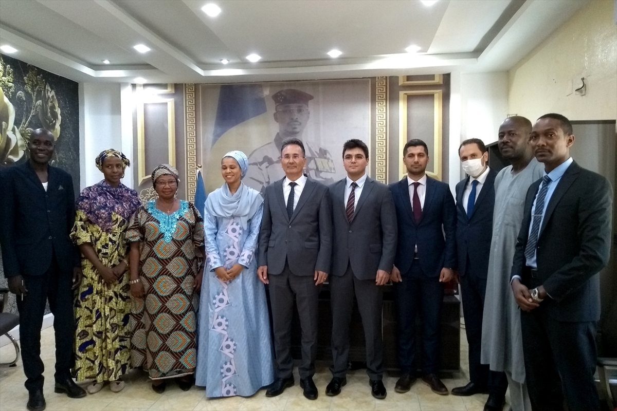 Büyükelçi Kaygısız Çad Turizm ve El Sanatları Bakanı Hassaballah ile görüştü