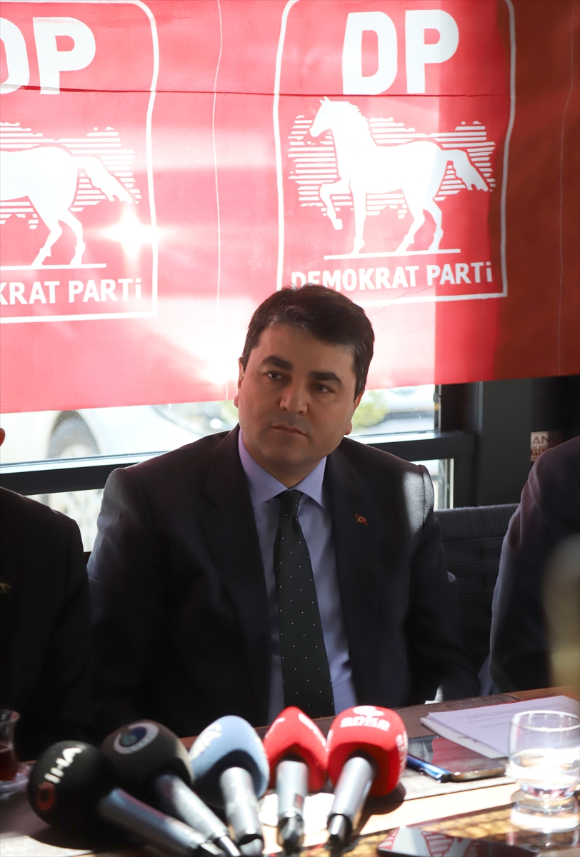 Demokrat Parti Genel Başkanı Uysal, Aksaray'da gazetecilerle bir araya geldi: