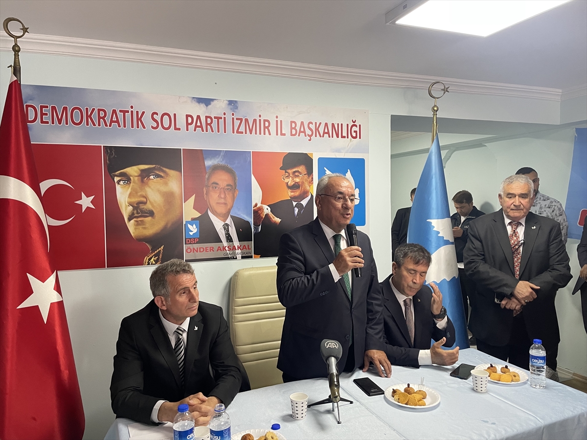 DSP Genel Başkanı Aksakal, İzmir'de partililerle bayramlaştı