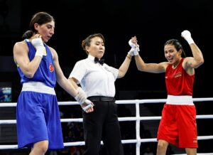 - 52 kilo son 16 tur maçında milli boksör Beyza