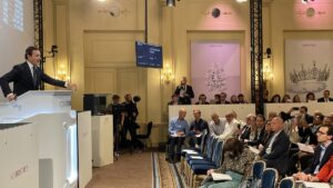 CENEVRE (AA) – Açık artırmada satılacak en büyük elmas olarak