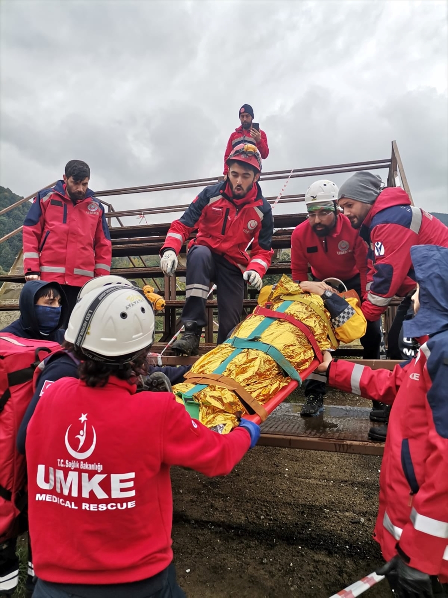 DÜZCE (AA) – Düzce'de Ulusal Medikal Kurtarma Ekibi (UMKE) tarafından