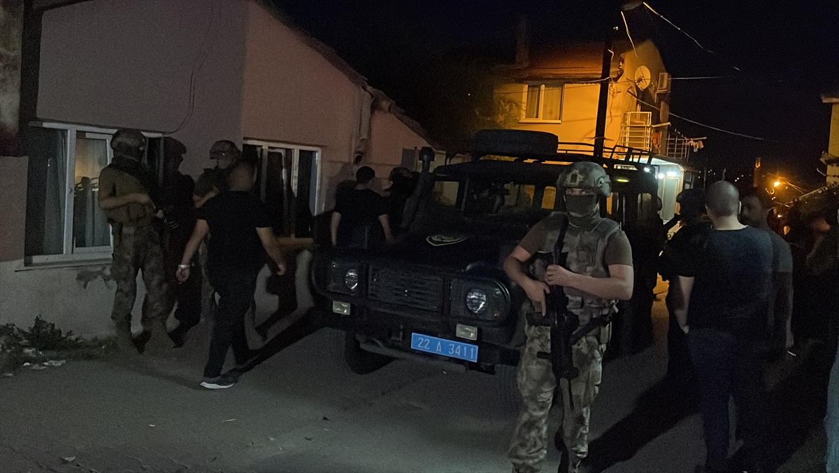 Edirne'de mahallede gerginliğe neden olan kavgada 2 kişi yaralandı