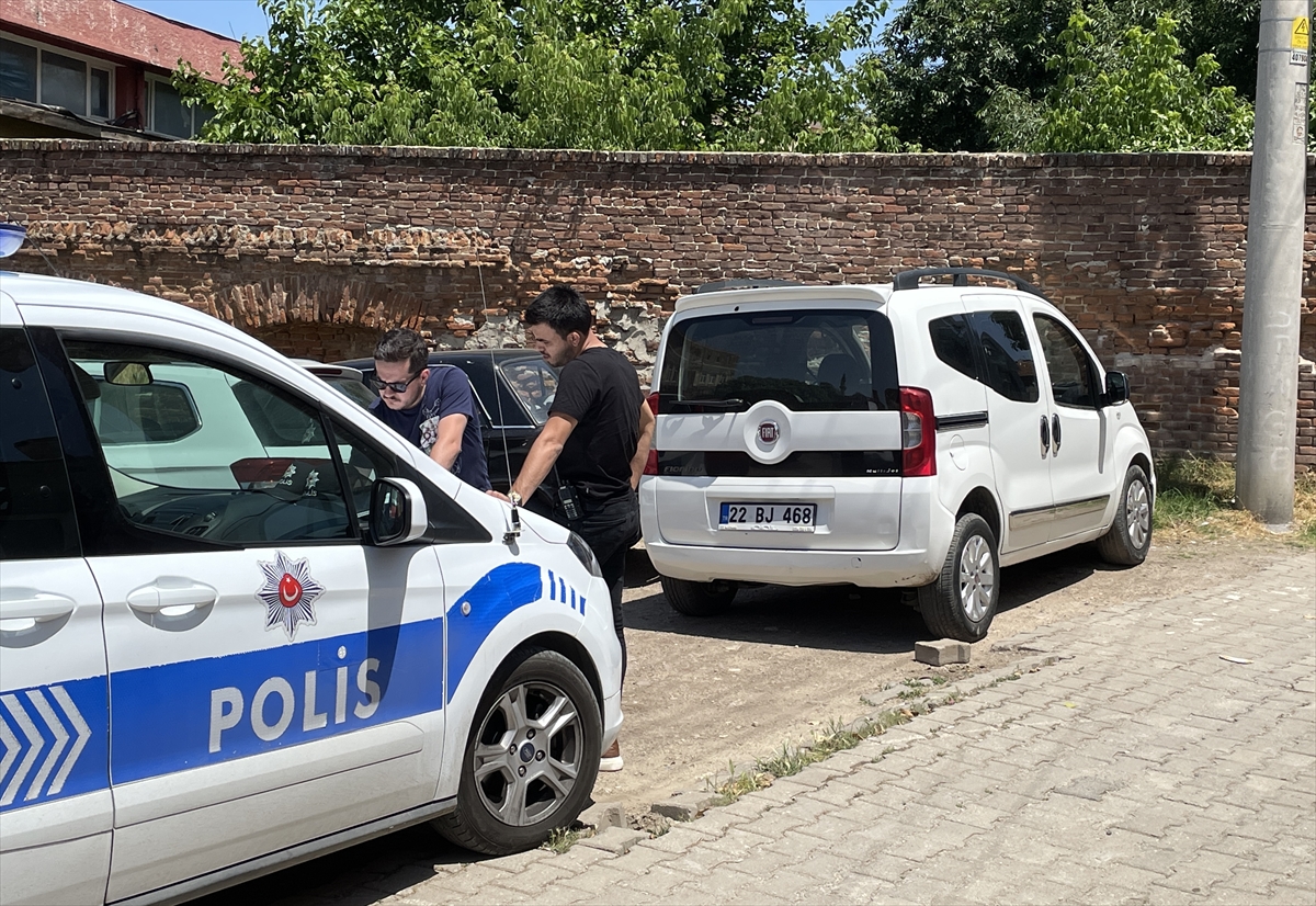 Edirne'de polisten kaçan sürücüye 4 bin 400 lira ceza kesildi