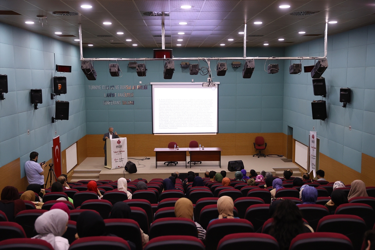 Edirne'de “Vakıf Medeniyetinde Sosyal Politikalar, Sosyal Yardımlar ve Paylaşma Geleneği” konferansı