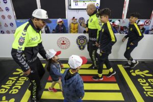 - Etkinlikte, Emniyet Kemeri Simülasyon Aracı ve Mobil Trafik Eğitim