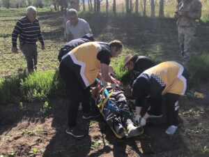 ERZİNCAN (AA) – Erzincan'ın Üzümlü ilçesinde çapa makinesine kolunu kaptıran