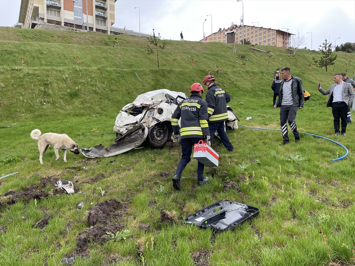 Erzurum'da devrilen otomobilin sürücüsü hayatını kaybetti