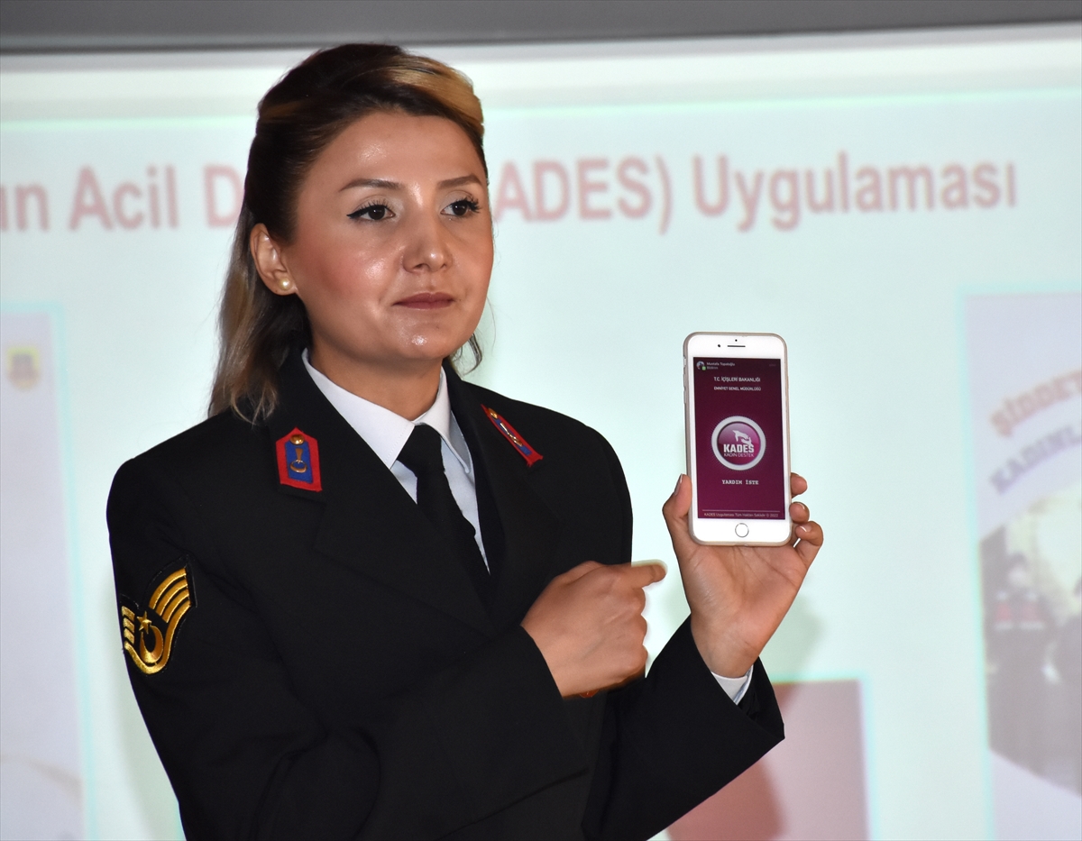 Erzurum'da jandarma, kadına şiddet ve uyuşturucuyla mücadele için ilçe ilçe geziyor