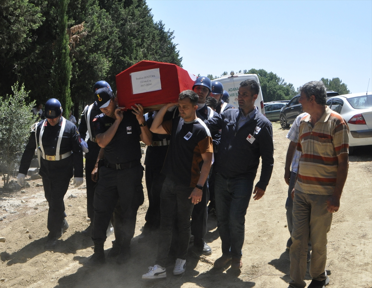 Erzurum'da kazada yaşamını yitiren askerin cenazesi Adana'da defnedildi