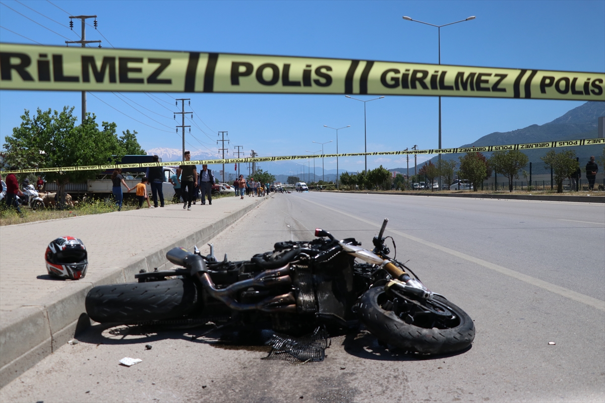 Fethiye'de iki motosikletin çarpıştığı kazada 2 kişi öldü, 1 kişi yaralandı
