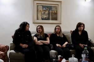 KUDÜS (AA) – Filistinliler, İsrail askerlerinin bu sabah gerçek mermiyle