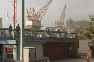 İSTANBUL (AA) – Haliç Tersanesi'ndeki atölye binasının çatısında çıkan yangın