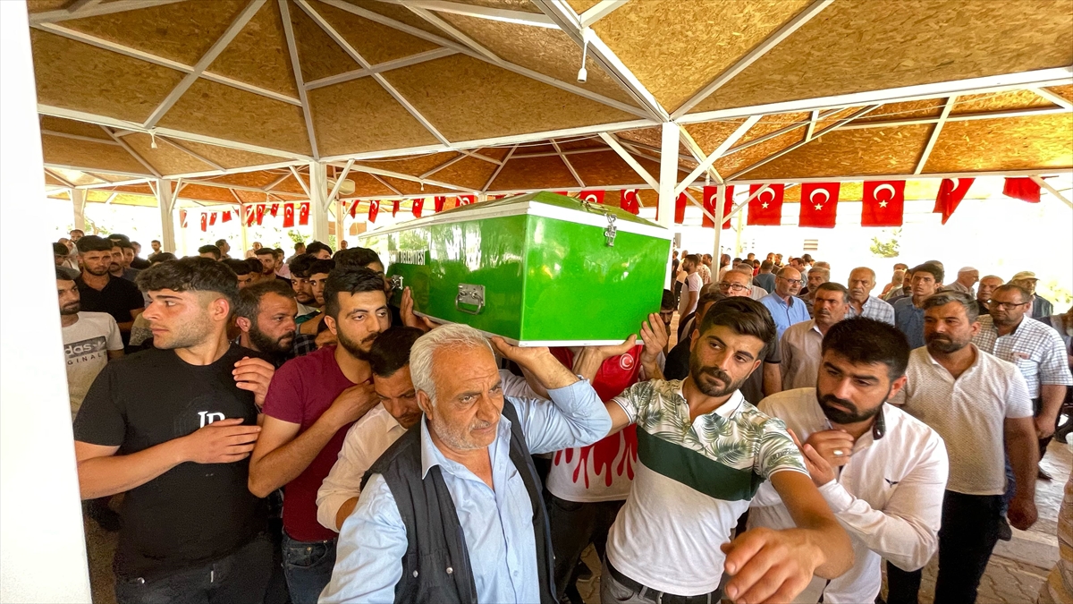 ŞANLIURFA (AA) – Şanlıurfa'da kalp krizi sonucu vefat eden 20