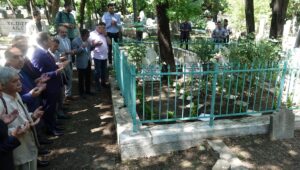 İSTANBUL (AA) – Ömrünü öğrenmeye, öğretmeye, ilme adayan yazar ve