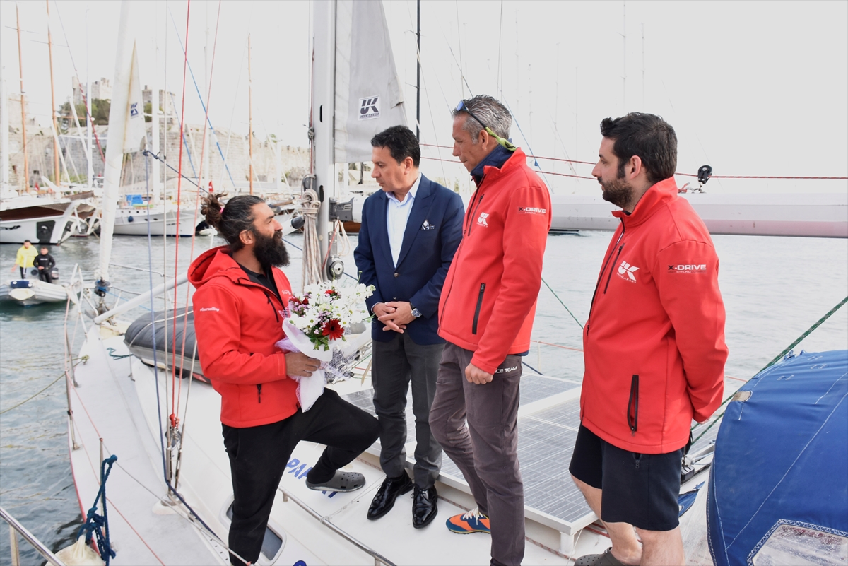 İklim değişikliğine dikkati çekmek için yelken açan denizciler, Bodrum'da mola verdi