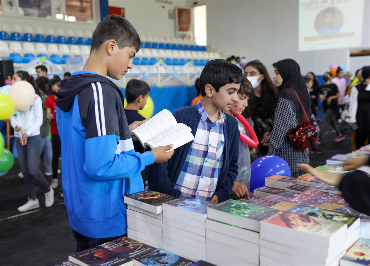 İlçedeki kitap fuarında nüfusun 6 katı kitap okuyucuyla buluştu