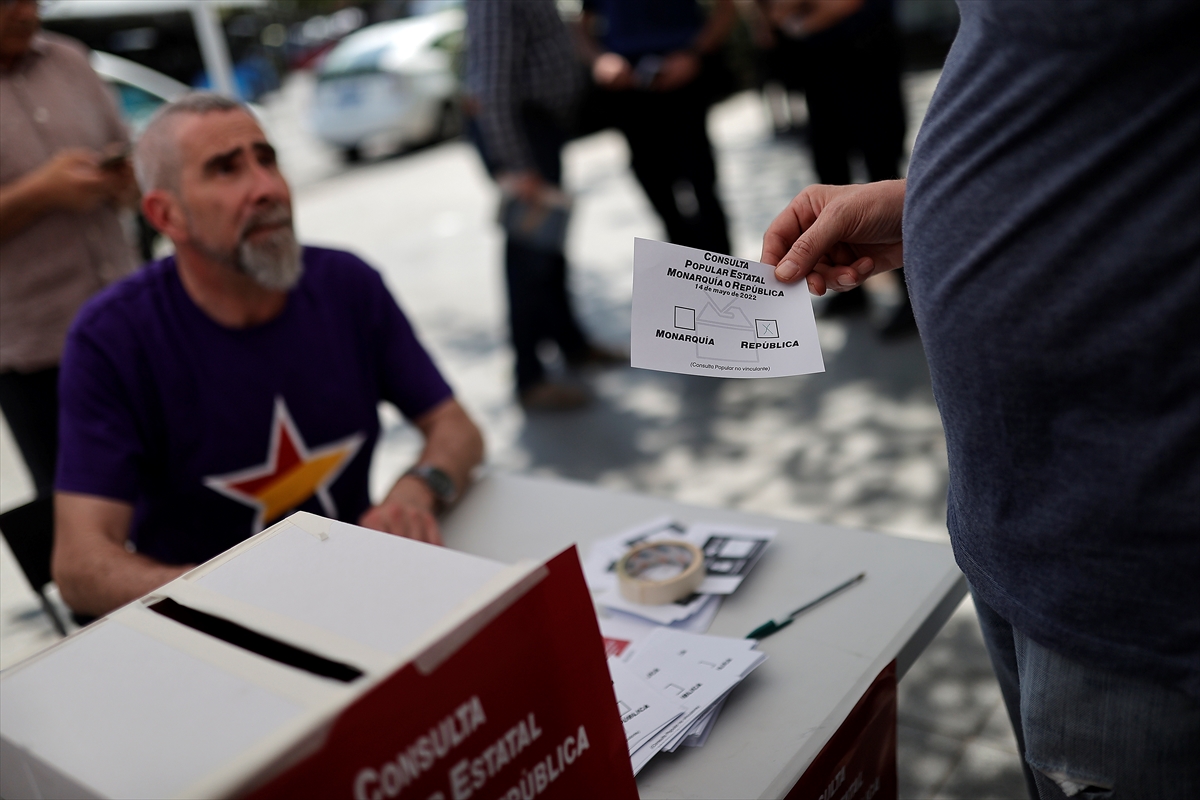 İspanya'da “monarşi mi cumhuriyet mi” sorusuyla halk oylaması yapıldı