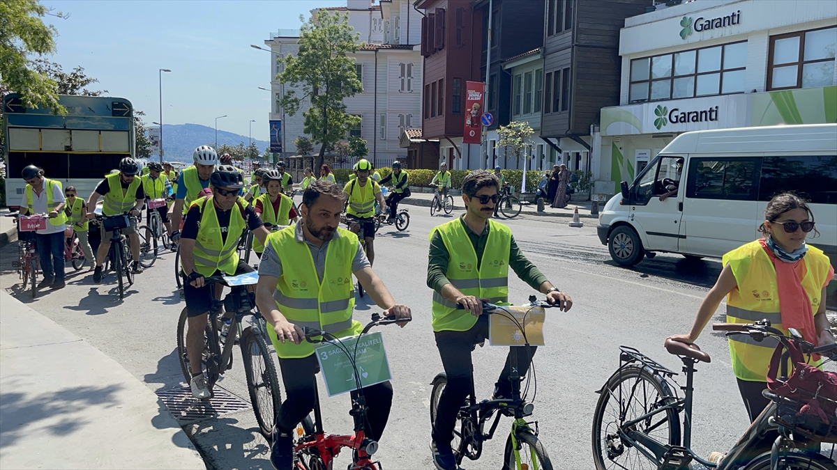 İstanbul'da okul yöneticileri ve öğretmenler sürdürülebilir bir gelecek için pedal çevirdi