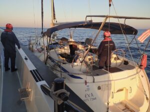 İZMİR (AA) – İzmir'in Çeşme ve Seferihisar ilçeleri açıklarında 127