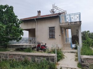 İZMİR (AA) – İzmir'in Dikili ilçesindeki bir evde, nişanlı çift