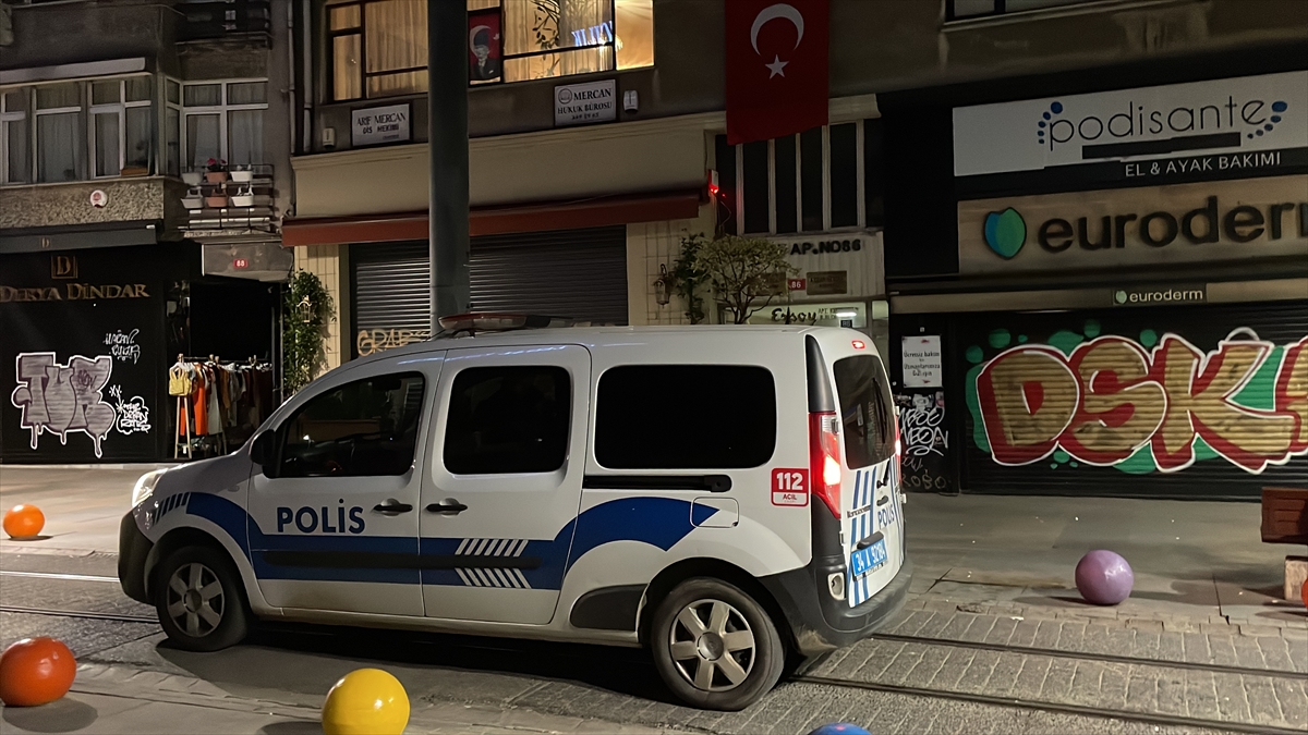 Kadıköy'de diş hekimi muayenehanesinde öldürülmüş halde bulundu
