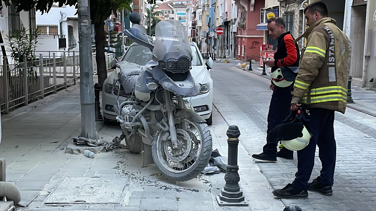 Kadıköy'de iki motosikleti kundakladığı iddia edilen şüpheli yakalandı