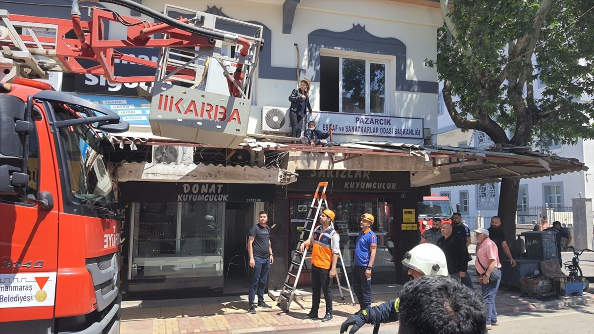 Kahramanmaraş'ta itfaiye ekipleri, tatbikat esnasında çıkan yangında yaşlı kadın ve kızını kurtardı