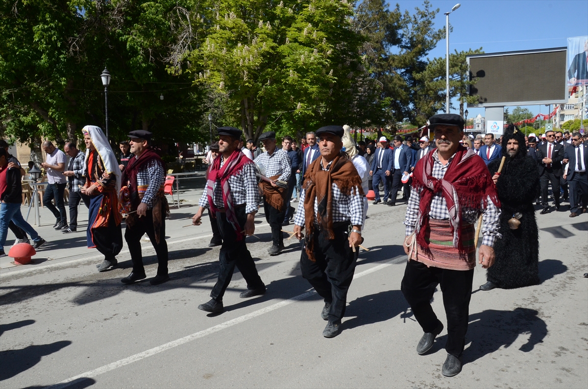 Karaman'da 745. Türk Dil Bayramı kutlanıyor