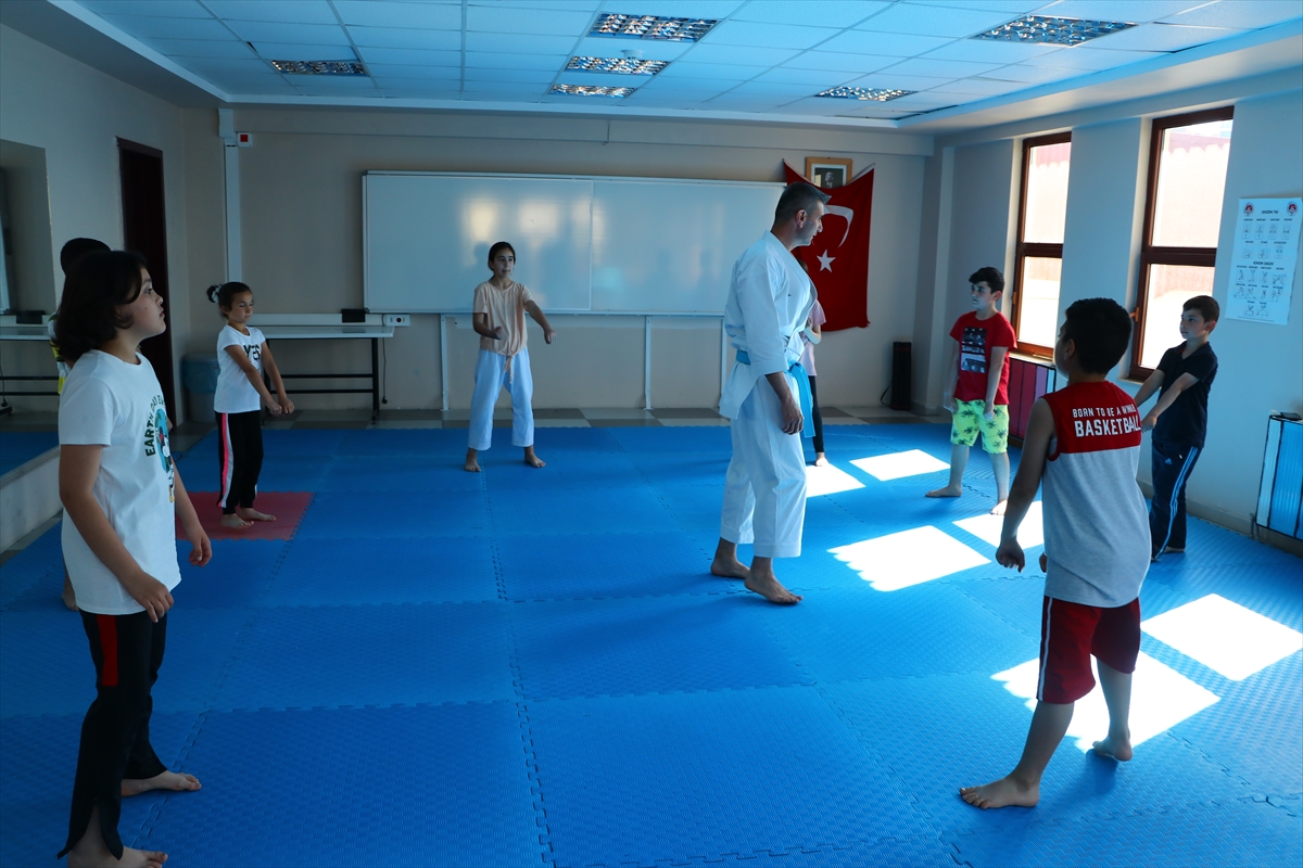 Karateci okul müdürünün hedefi Balkan şampiyonluğu