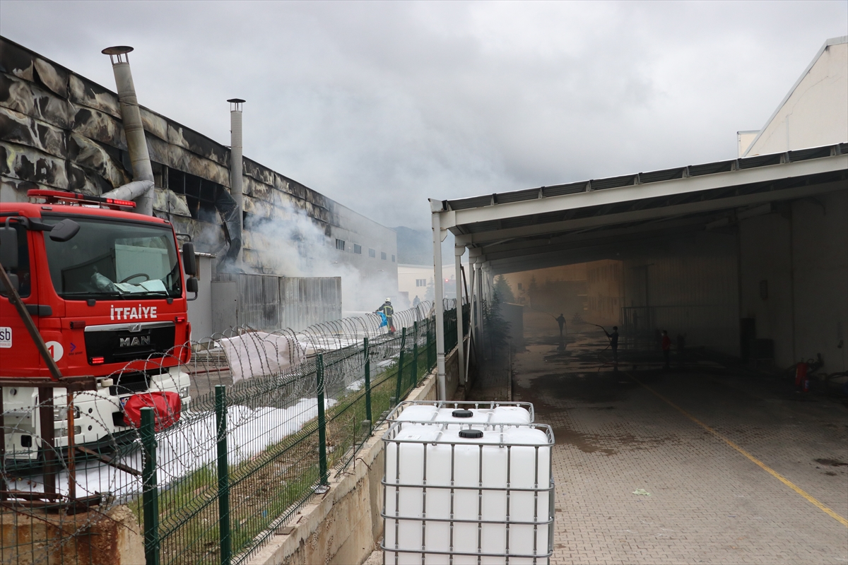 GÜNCELLEME – Kayseri'de mobilya fabrikasındaki yangın söndürüldü