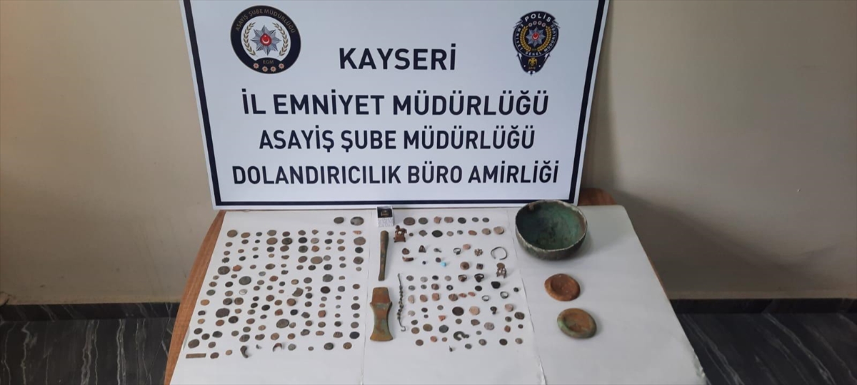 Kayseri'de üzerinde tarihi eser bulunan 3 şüpheli gözaltına alındı