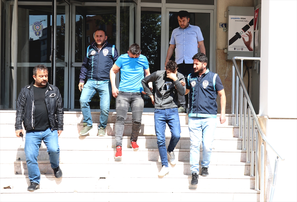 Kayseri'de yakalanan iki hırsızlık şüphelisi tutuklandı