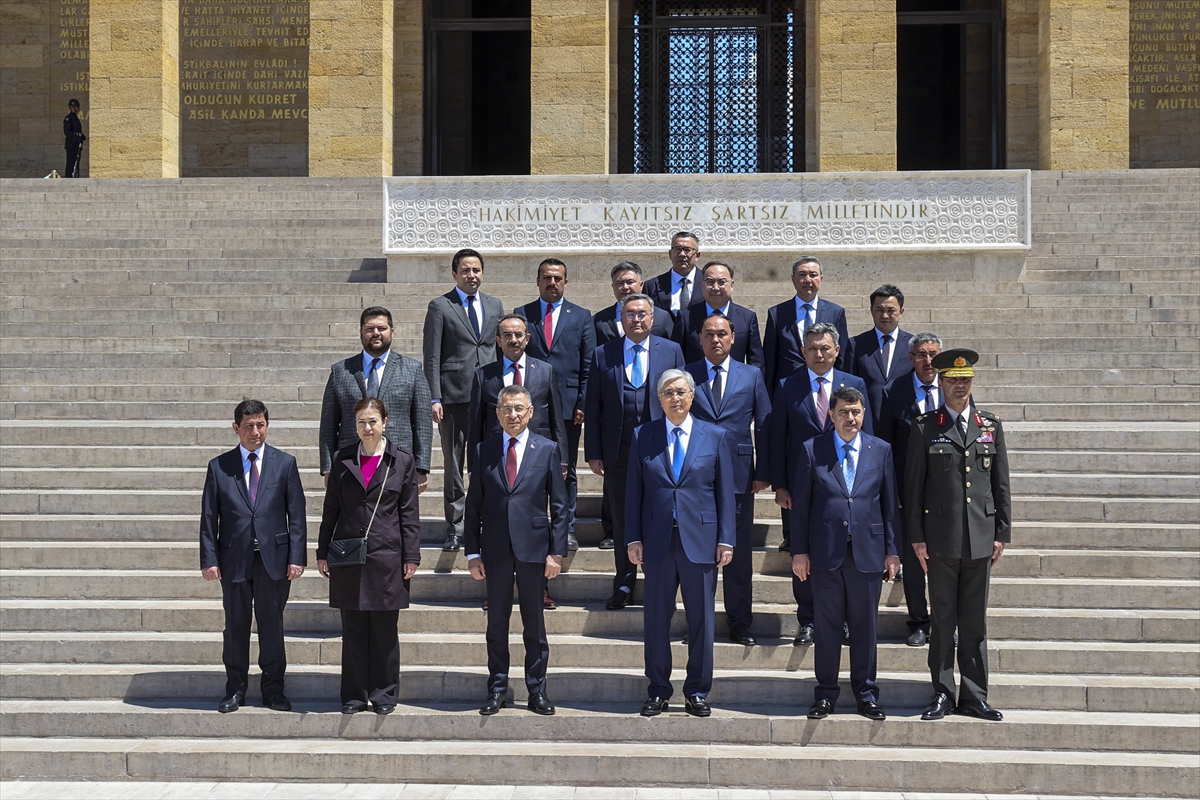 Kazakistan Cumhurbaşkanı Tokayev, Anıtkabir'i ziyaret etti