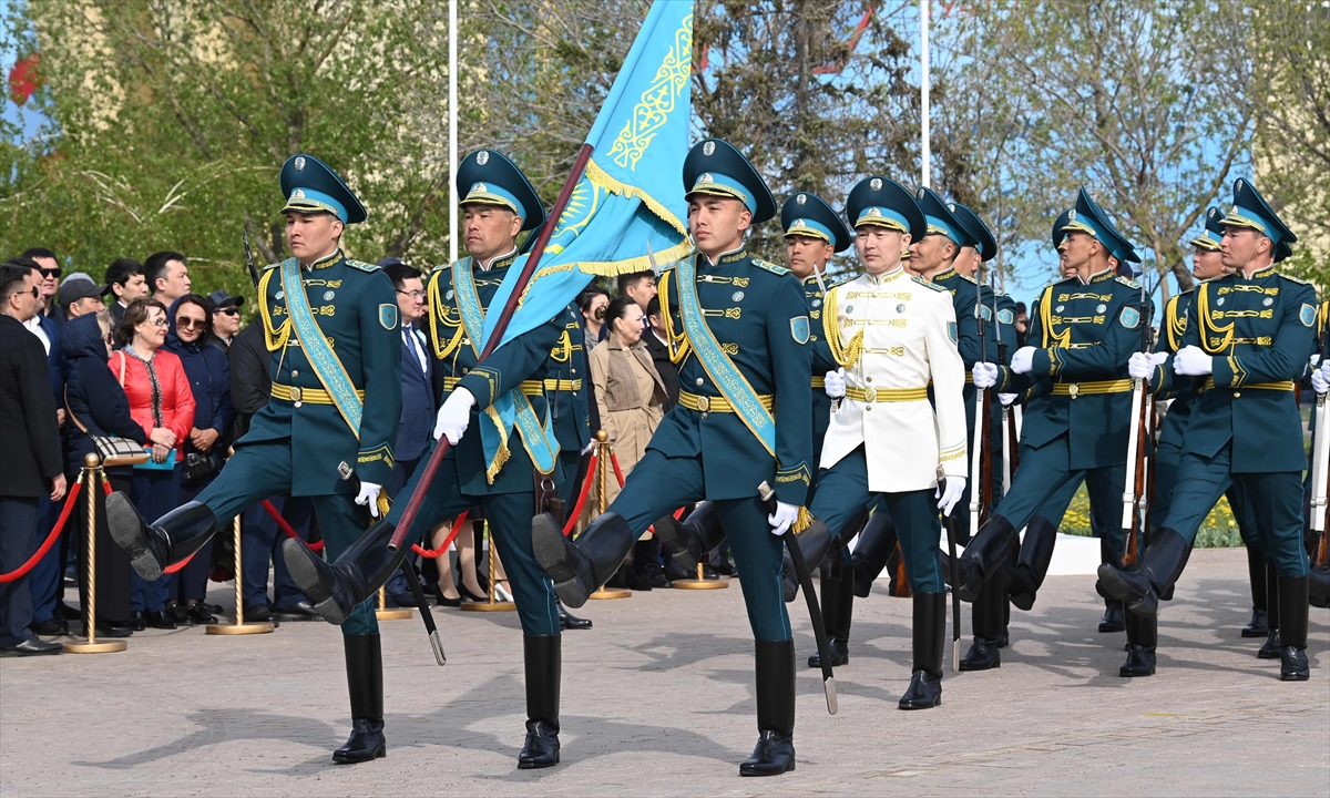 Kazakistan'da İkinci Dünya Savaşı'nda hayatını kaybedenler anıldı