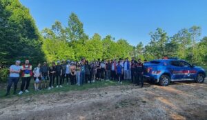 - Doğa Sporları Kulübü üyesi olan öğrenciler ormanda kaybolduklarını anlayınca