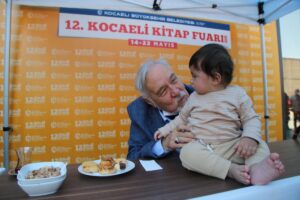 KOCAELİ (AA) – Kocaeli Büyükşehir Belediyesince düzenlenen 12. Kocaeli Kitap