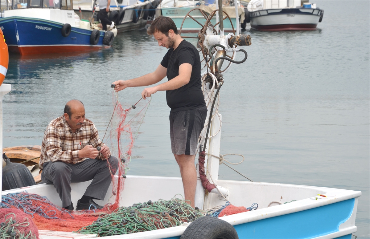 Düzce ve Kocaeli'de balıkçılar kıyı avcılığına hazırlanıyor