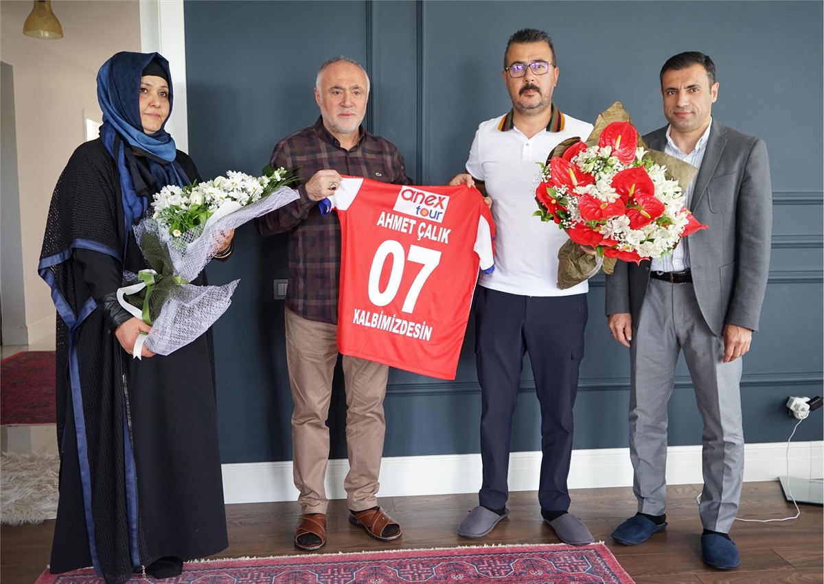 Kulüp başkanlarından Ahmet Çalık'ın annesine “Anneler Günü” ziyareti