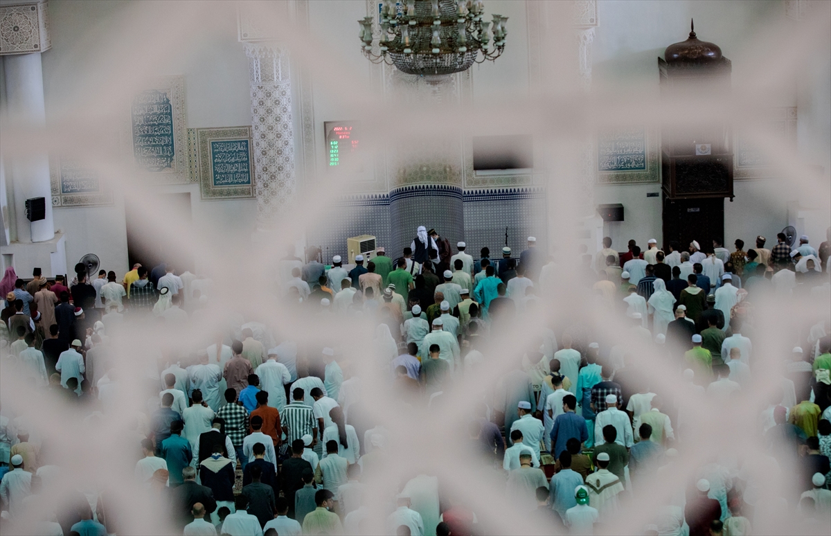 Malezya'da Ramazan Bayramı namazı kılındı